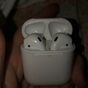 AirPods